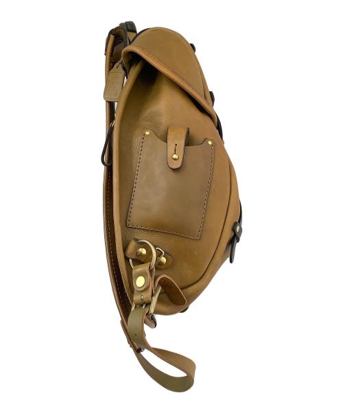 Herz（ヘルツ）Herz (ヘルツ) 半かぶせの二本ベルトリュック キャメル×ブラックの古着・服飾アイテム