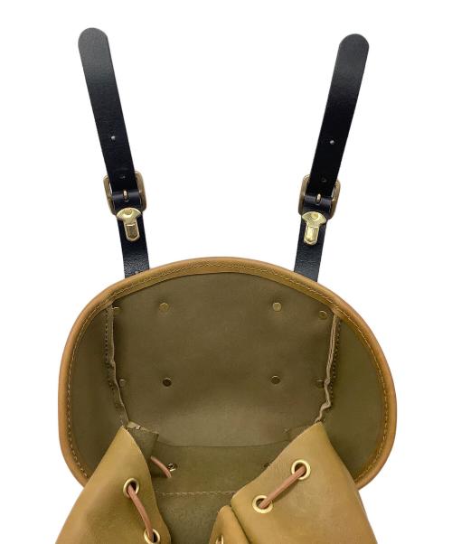 Herz（ヘルツ）Herz (ヘルツ) 半かぶせの二本ベルトリュック キャメル×ブラックの古着・服飾アイテム