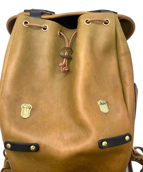 Herz（ヘルツ）Herz (ヘルツ) 半かぶせの二本ベルトリュック キャメル×ブラックの古着・服飾アイテム