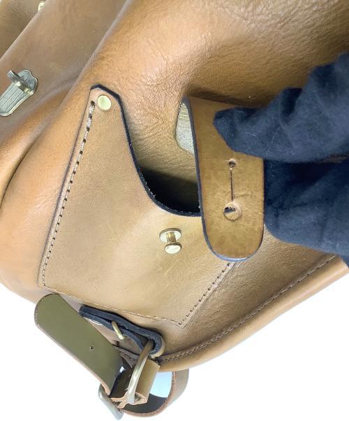 Herz（ヘルツ）Herz (ヘルツ) 半かぶせの二本ベルトリュック キャメル×ブラックの古着・服飾アイテム