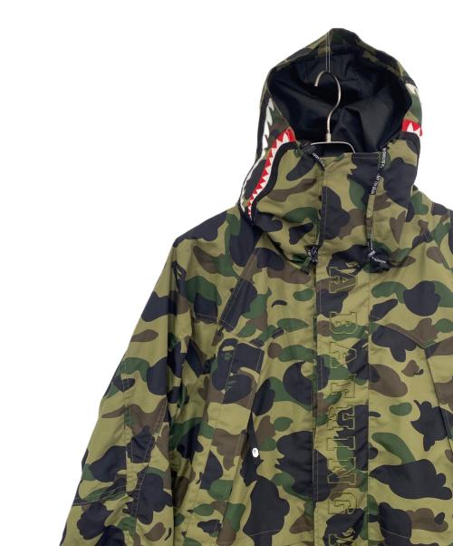 A BATHING APE（ア ベイシング エイプ）A BATHING APE (ア ベイシング エイプ) カモシャークマウンテンパーカー カーキ サイズ:Ｌの古着・服飾アイテム