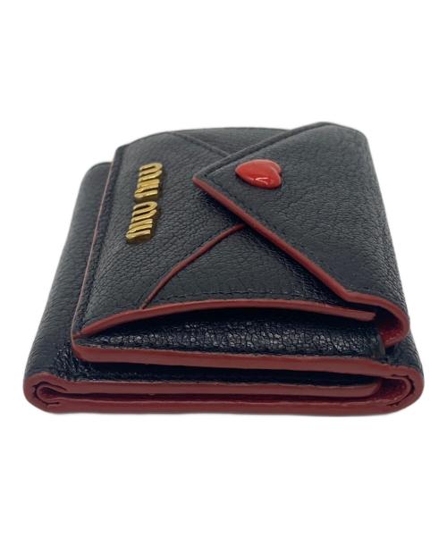 MIU MIU（ミュウミュウ）MIU MIU (ミュウミュウ) コンパクトウォレット ブラック×レッド サイズ:表記無しの古着・服飾アイテム
