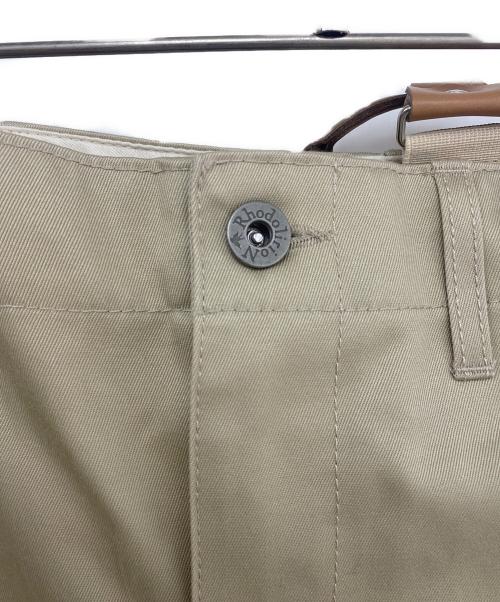 rhodo lirion（ロドリリオン）rhodo lirion (ロドリリオン) サスペンダー付パンツ ベージュ サイズ:O/S 未使用品の古着・服飾アイテム