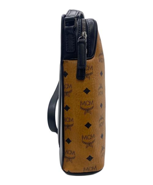 MCM（エムシーエム）MCM (エムシーエム) スクエアショルダーバッグ ブラウン×ブラックの古着・服飾アイテム
