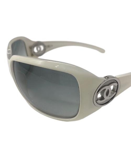 CHANEL（シャネル）CHANEL (シャネル) サングラス ホワイト サイズ:65□17の古着・服飾アイテム