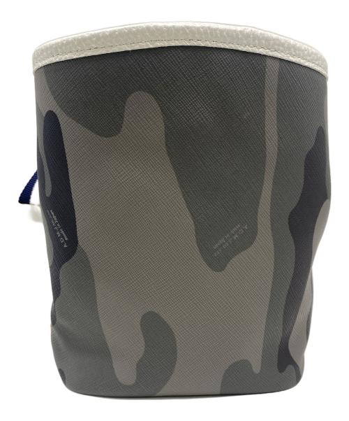 A.D.M.J.（エーディーエムジェイ）A.D.M.J. (エーディーエムジェイ) ハンドバッグ グレー×ホワイオtの古着・服飾アイテム