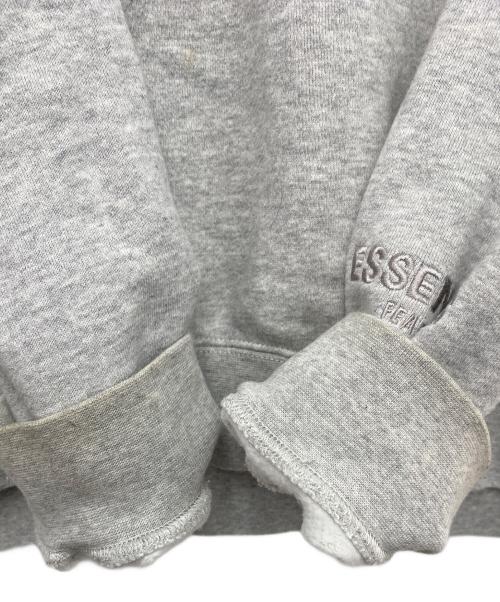 FOG ESSENTIALS（フィアオブゴッド エッセンシャル）FOG ESSENTIALS (フィアオブゴッド エッセンシャル) クルーネックスウェット グレー サイズ:Ｌの古着・服飾アイテム