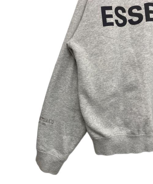 FOG ESSENTIALS（フィアオブゴッド エッセンシャル）FOG ESSENTIALS (フィアオブゴッド エッセンシャル) クルーネックスウェット グレー サイズ:Ｌの古着・服飾アイテム