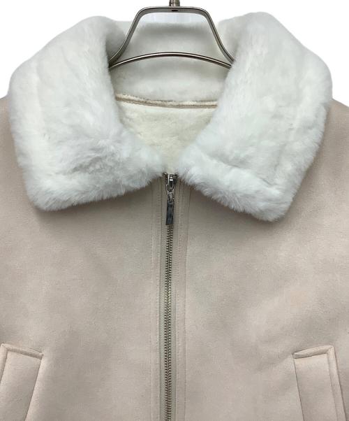 JILL BY JILLSTUART（ジル バイ ジルスチュアート）JILL BY JILLSTUART (ジル バイ ジルスチュアート) フェイクムートンジャケット ベージュ サイズ:Ｓ 未使用品の古着・服飾アイテム