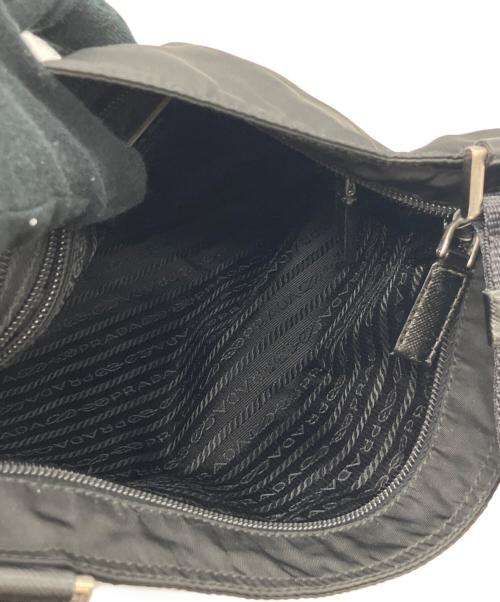 PRADA（プラダ）PRADA (プラダ) ナイロンショルダーバッグ ブラックの古着・服飾アイテム