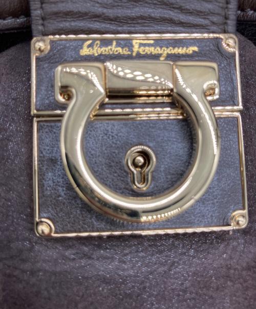 Salvatore Ferragamo（サルヴァトーレ フェラガモ）Salvatore Ferragamo (サルヴァトーレ フェラガモ) ハンドバッグ ブラウンの古着・服飾アイテム