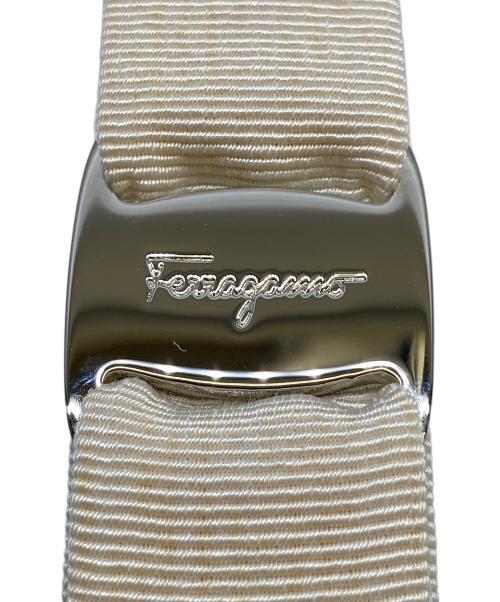 Ferragamo（フェラガモ）Ferragamo (フェラガモ) バレッタ アイボリー サイズ:表記無しの古着・服飾アイテム
