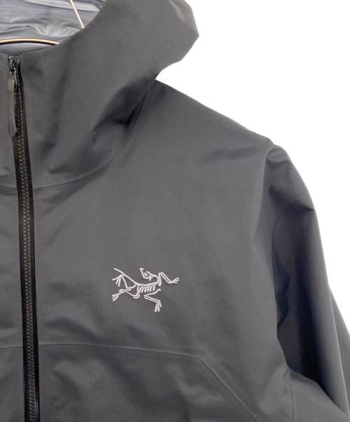 ARC'TERYX（アークテリクス）ARC'TERYX (アークテリクス) マウンテンパーカー ブラック サイズ:Mの古着・服飾アイテム