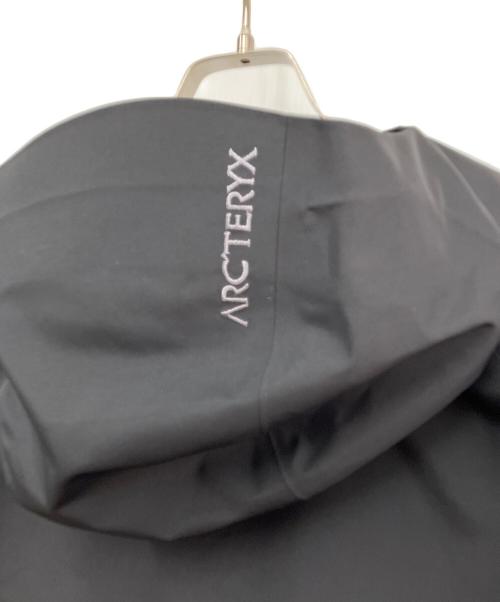 ARC'TERYX（アークテリクス）ARC'TERYX (アークテリクス) マウンテンパーカー ブラック サイズ:Mの古着・服飾アイテム