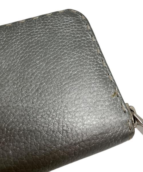 FENDI（フェンディ）FENDI (フェンディ) 長財布 シルバーの古着・服飾アイテム