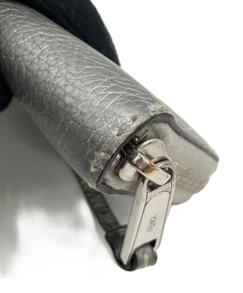 FENDI（フェンディ）FENDI (フェンディ) 長財布 シルバーの古着・服飾アイテム