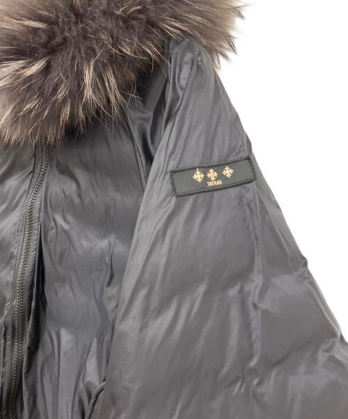 TATRAS（タトラス）TATRAS (タトラス) リバーシブルダウンポンチョ ブラック サイズ:03の古着・服飾アイテム