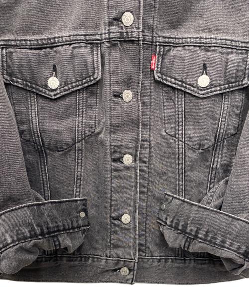 LEVI'S（リーバイス）LEVI'S (リーバイス) トラッカージャケット グレー サイズ:Ｓの古着・服飾アイテム