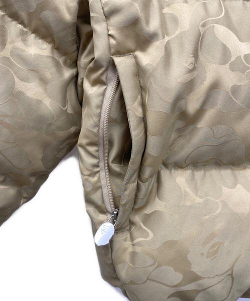 A BATHING APE（ア ベイシング エイプ）A BATHING APE (ア ベイシング エイプ) ダウンジャケット カーキ サイズ:Lの古着・服飾アイテム