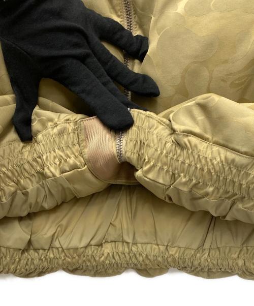 A BATHING APE（ア ベイシング エイプ）A BATHING APE (ア ベイシング エイプ) ダウンジャケット カーキ サイズ:Lの古着・服飾アイテム