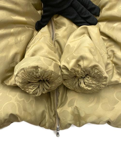 A BATHING APE（ア ベイシング エイプ）A BATHING APE (ア ベイシング エイプ) ダウンジャケット カーキ サイズ:Lの古着・服飾アイテム