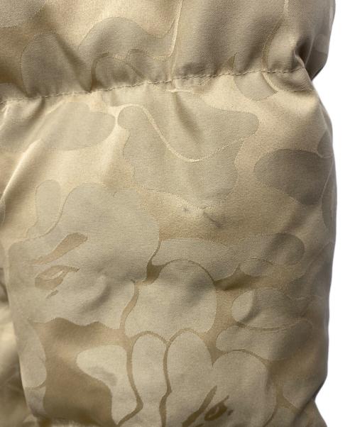 A BATHING APE（ア ベイシング エイプ）A BATHING APE (ア ベイシング エイプ) ダウンジャケット カーキ サイズ:Lの古着・服飾アイテム