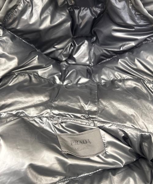 PRADA（プラダ）PRADA (プラダ) トライアングルロゴプレートダウンジャケット ブラック サイズ:48の古着・服飾アイテム