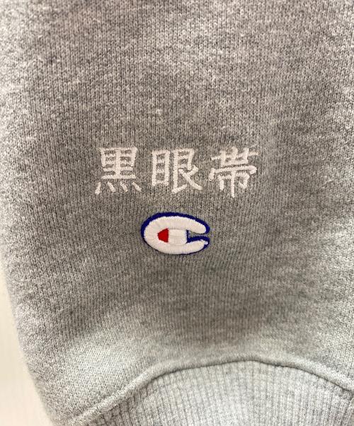 Champion（チャンピオン）Champion (チャンピオン) THE BLACK EYE PATCH (ブラックアイパッチ) プルオーバーパーカー グレー サイズ:XLの古着・服飾アイテム