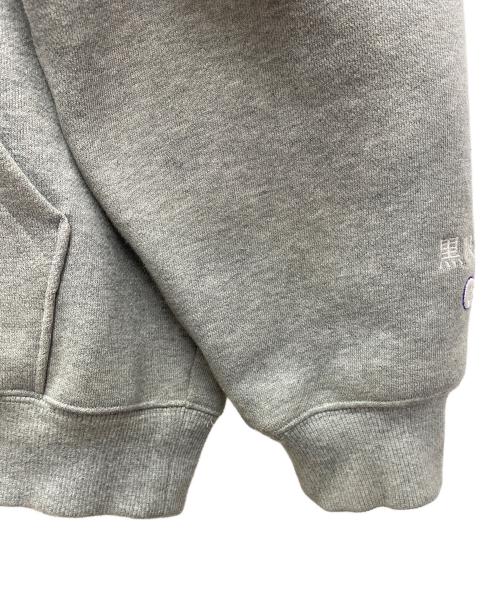 Champion（チャンピオン）Champion (チャンピオン) THE BLACK EYE PATCH (ブラックアイパッチ) プルオーバーパーカー グレー サイズ:XLの古着・服飾アイテム