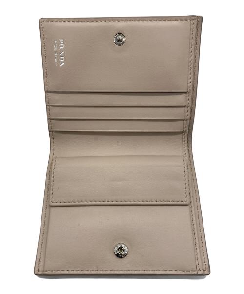 PRADA（プラダ）PRADA (プラダ) 2つ折り財布 ピンクの古着・服飾アイテム