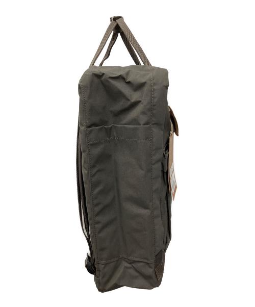 FJALLRAVEN（フェールラーベン）FJALLRAVEN (フェールラーベン) スクエアリュック 未使用品の古着・服飾アイテム