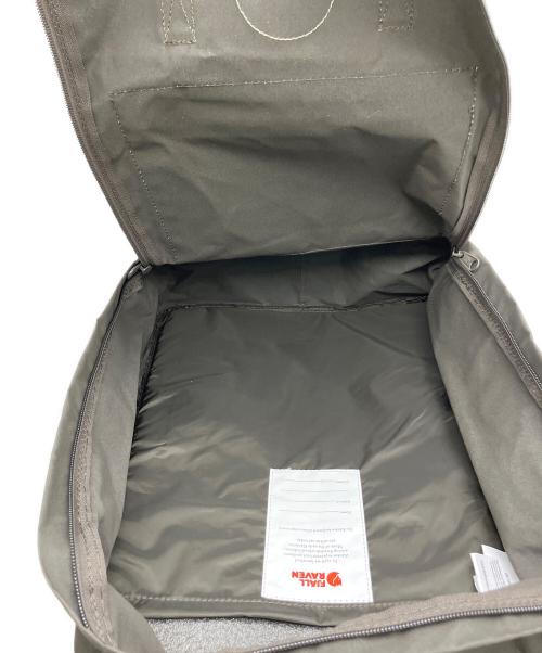FJALLRAVEN（フェールラーベン）FJALLRAVEN (フェールラーベン) スクエアリュック 未使用品の古着・服飾アイテム