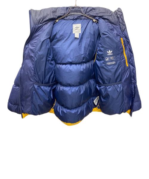 adidas（アディダス）adidas (アディダス) ダウンジャケット ネイビー×イエロー サイズ:Ｍの古着・服飾アイテム