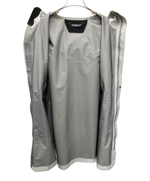 ARC'TERYX（アークテリクス）ARC'TERYX (アークテリクス) ナイロンジャケット グレー サイズ:Ｍの古着・服飾アイテム