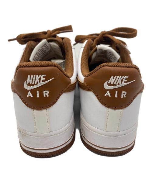 NIKE（ナイキ）NIKE (ナイキ) ローカットスニーカー ホワイト×ブラウン サイズ:26.5の古着・服飾アイテム