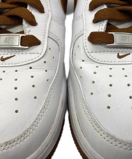 NIKE（ナイキ）NIKE (ナイキ) ローカットスニーカー ホワイト×ブラウン サイズ:26.5の古着・服飾アイテム