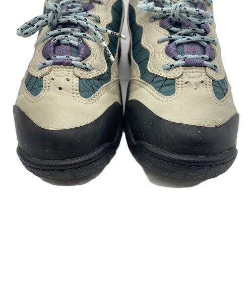 NIKE ACG（ナイキエーシージー）NIKE ACG (ナイキエーシージー) ローカットスニーカー ベージュ×スカイブルー サイズ:27.5の古着・服飾アイテム