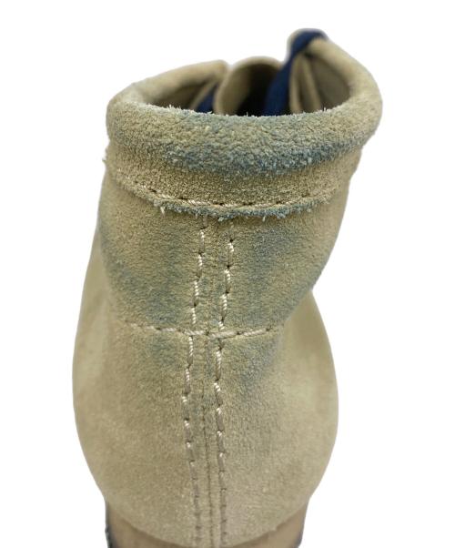 CLARKS（クラークス）CLARKS (クラークス) ワラビーブーツ ベージュ サイズ:27cmの古着・服飾アイテム
