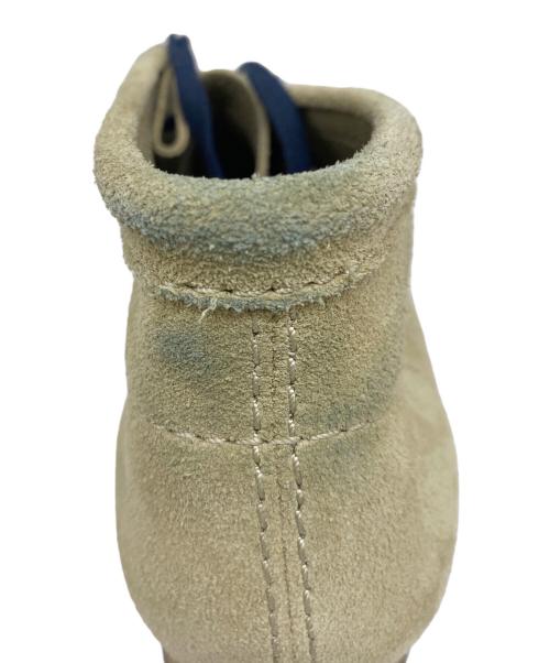 CLARKS（クラークス）CLARKS (クラークス) ワラビーブーツ ベージュ サイズ:27cmの古着・服飾アイテム