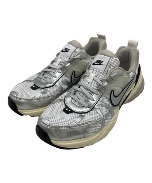 NIKE（ナイキ）NIKE (ナイキ) ローカットスニーカー ホワイト×シルバー サイズ:28.5の古着・服飾アイテム
