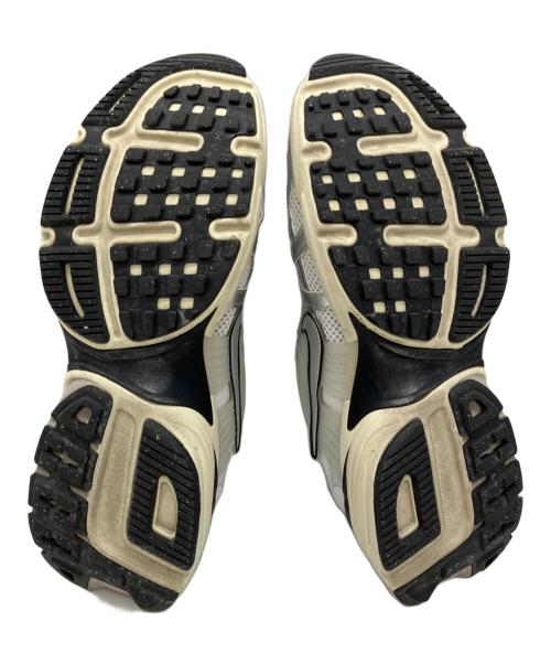 NIKE（ナイキ）NIKE (ナイキ) ローカットスニーカー ホワイト×シルバー サイズ:28.5の古着・服飾アイテム