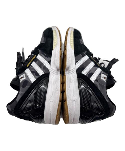 adidas（アディダス）adidas (アディダス) A BATHING APE (アベイシングエイプ) UNDEFEATED (アンディフィーテッド) ローカットスニーカー ZX8000 ブラック×ホワイト サイズ:28cmの古着・服飾アイテム