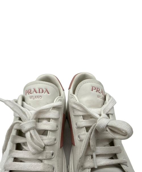 PRADA（プラダ）PRADA (プラダ) ローカットスニーカー ホワイト×ピンク サイズ:37の古着・服飾アイテム
