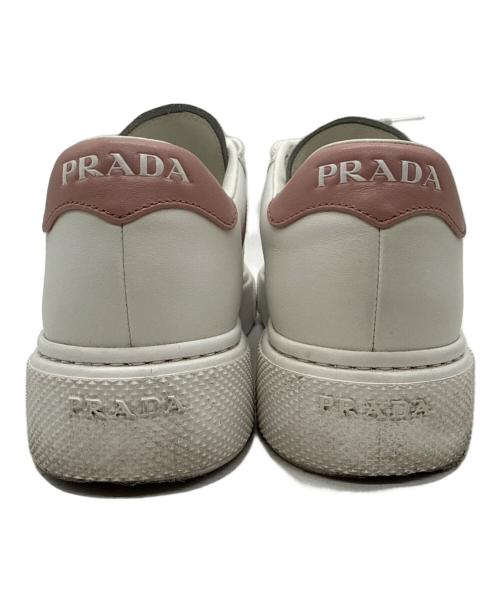 PRADA（プラダ）PRADA (プラダ) ローカットスニーカー ホワイト×ピンク サイズ:37の古着・服飾アイテム