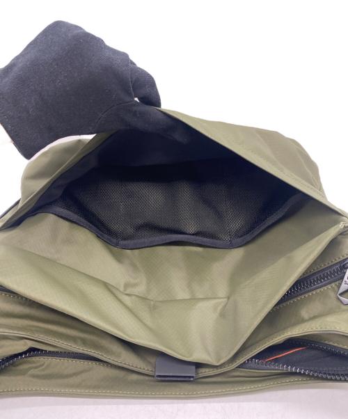 PAUL SMITH（ポールスミス）Paul Smith (ポールスミス) クロスボディバッグ オリーブの古着・服飾アイテム
