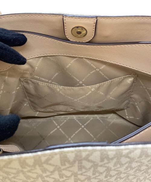 MICHAEL KORS（マイケルコース）MICHAEL KORS (マイケルコース) ショルダートートバッグ ベージュの古着・服飾アイテム