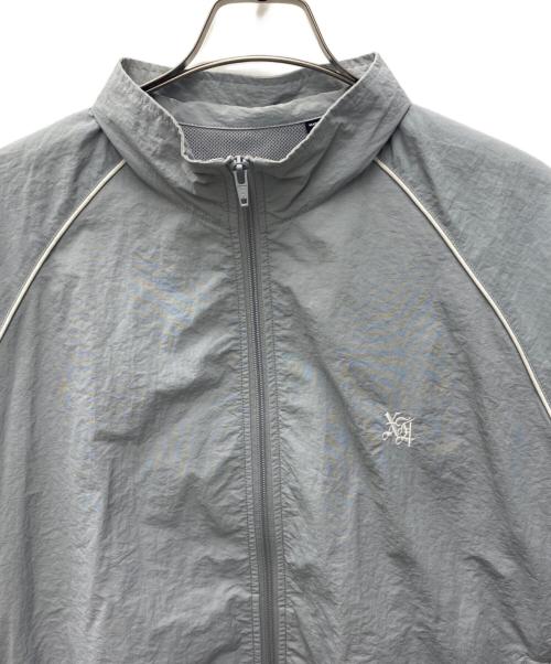 X-LARGE（エクストララージ）X-LARGE (エクストララージ) ナイロンジャケット グレー サイズ:Lの古着・服飾アイテム