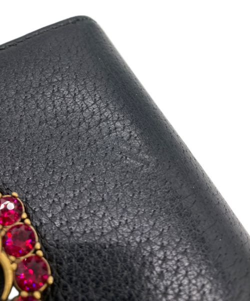 GUCCI（グッチ）GUCCI (グッチ) GGマーモント コンパクトウォレット ブラック×レッドの古着・服飾アイテム