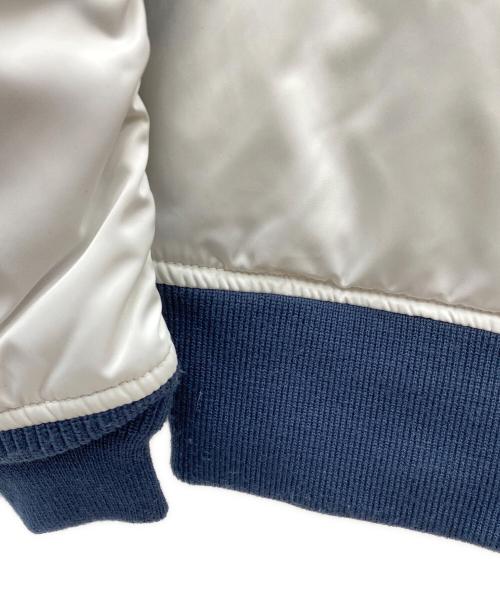 AVIREX（アヴィレックス）AVIREX (アヴィレックス) リバーシブル MA-1 ホワイト×レッド サイズ:XLの古着・服飾アイテム