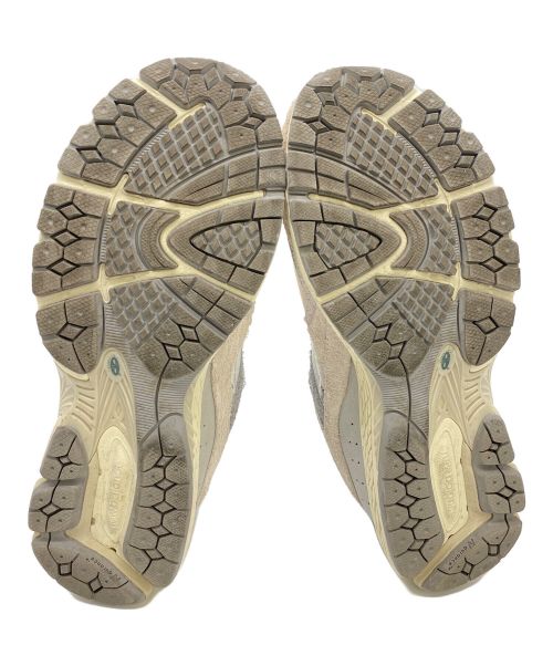 NEW BALANCE（ニューバランス）NEW BALANCE (ニューバランス) M2002R ホワイト×グレー サイズ:26 JPNの古着・服飾アイテム